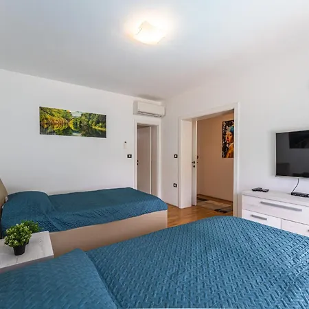 Claudia In - Haus Fuer 8 Personen Villa