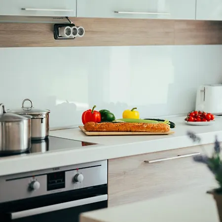 Villa Claudia In - Haus Fuer 8 Personen Pula